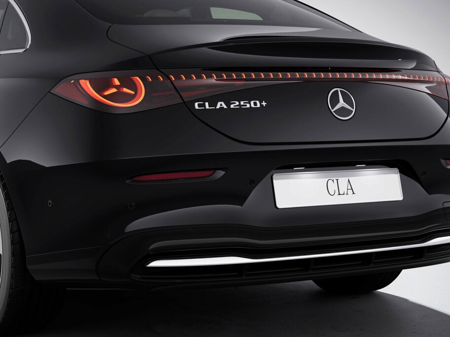 43,2 cm (17") Leichtbauräder mit voll abdeckenden Radzierblenden (R22), Progressive (P59), nachtschwarz uni (696U), CLA 250+ mit EQ Technologie