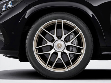 22" AMG Schmiederäder im Kreuzspeichen-Design techgold matt lackiert und glanzgedreht, 55,9 cm
