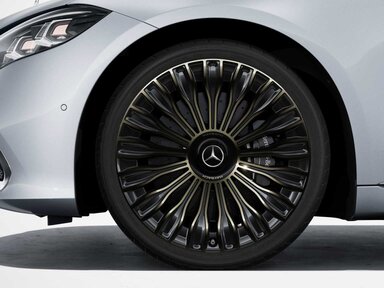 21" Maybach Schmiederäder im Vielspeichen-Design mit stehendem Stern in Bicolor Optik goldlasiert inklusive vollintegrierter Radschraubenabdeckung, 50,3 cm