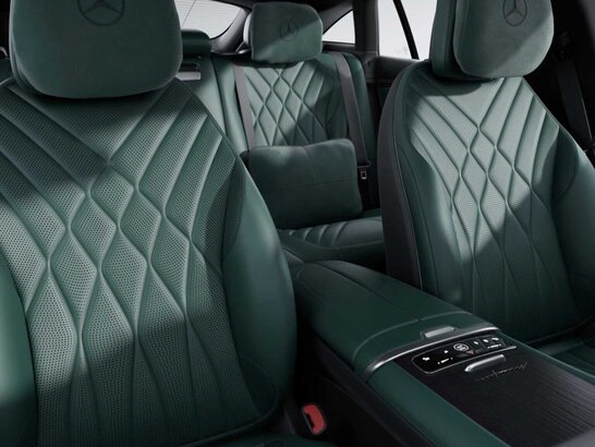 MANUFAKTUR Sonderpolster Leder Exklusiv Nappa lake green / schwarz im Mercedes-Benz EQS 2026