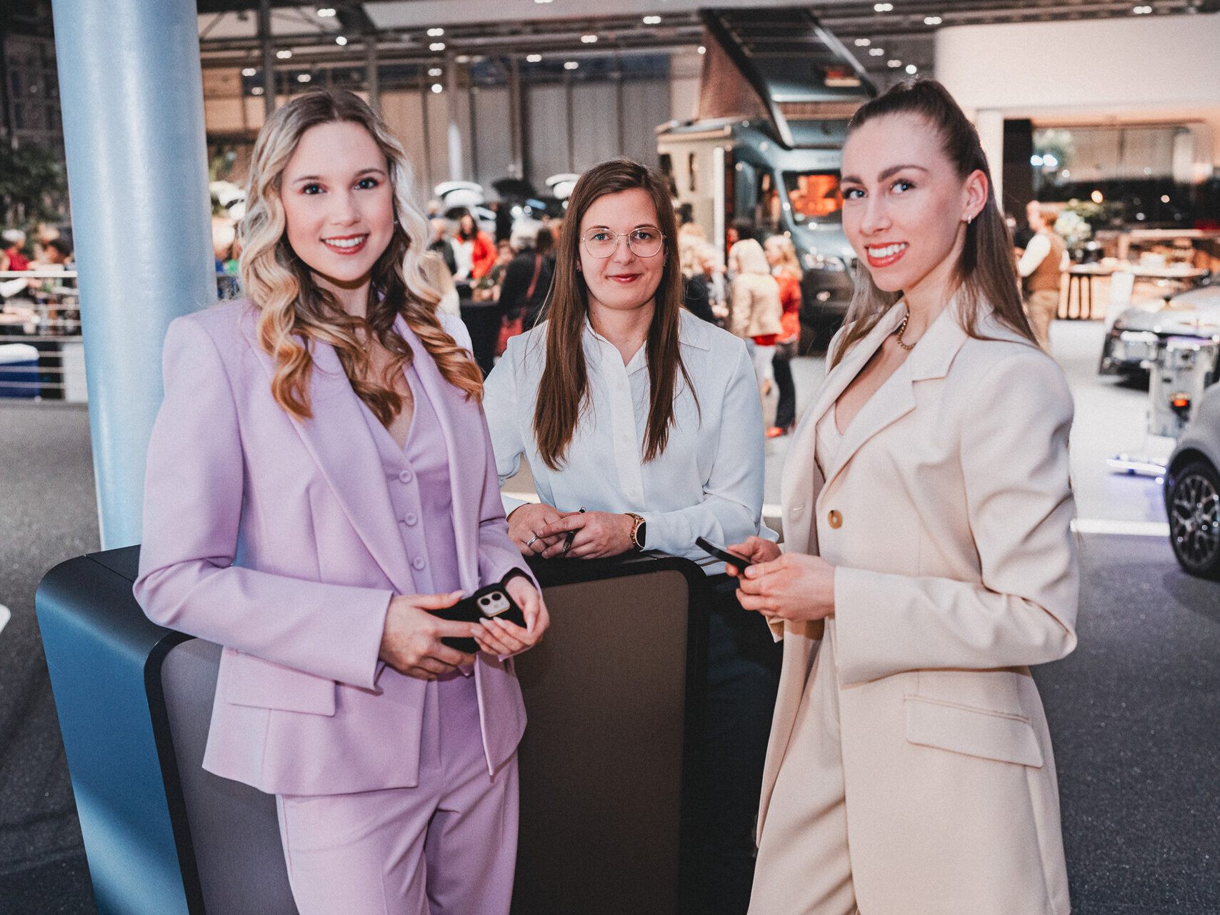 Mercedes-Benz Ladies Lounge zum Frauentag bei STERNAUTO in Magdeburg