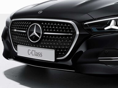 Der Kühlergrill mit Mercedes-Benz Pattern des C-Klasse T-Modells
