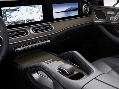 Die Zierelemente Holz Nussbaum braun offenporig Fishbone Pattern im Mercedes-Benz GLE 2026
