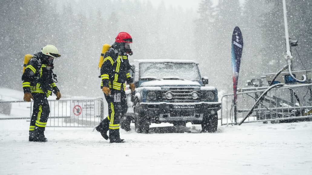 INEOS Grenadier beim Treppenlauf Stairrun der Feuerwehr in Oberhof - Thüringen INEOS Grenadier beim Treppenlauf Stairrun der Feuerwehr in Oberhof - Thüringen
