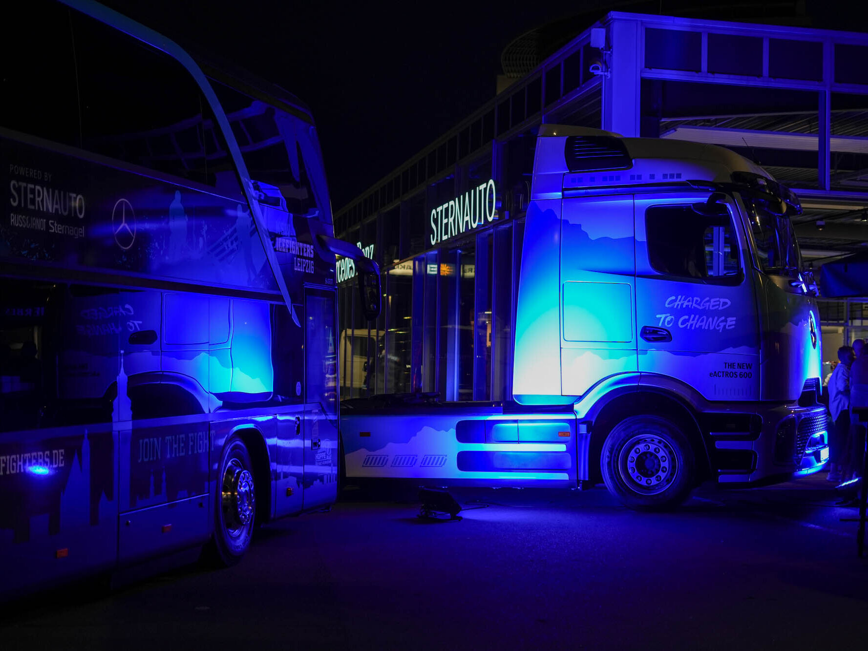 IceFighters Spielerpräsentation bei STERNAUTO