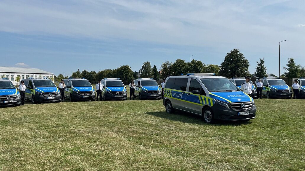 Neue Mercedes-Benz Vito für Polizei Sachsen-Anhalt Neue Mercedes-Benz Vito für Polizei Sachsen-Anhalt