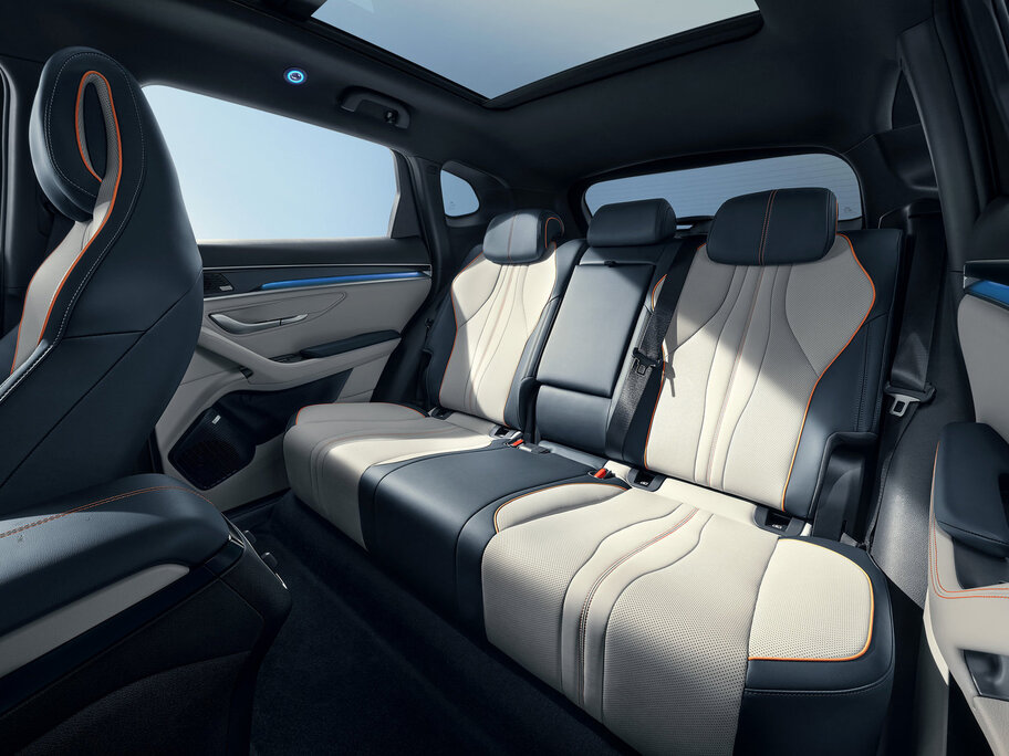 BYD Seal U Interieur in schwarz/weiß