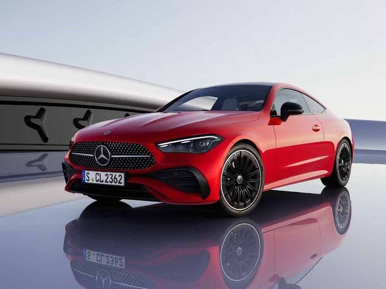 Das CLE Coupé in seitlicher Ansicht von vorn.