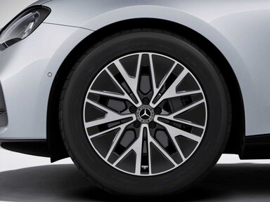 19" Aerodynamik-Leichtmetallräder im Vielspeichen-Design schwarz hochglänzend lackiert und glanzgedreht, 48,3 cm