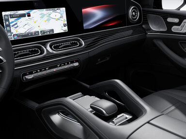 Die Zierelemente in MANUFAKTUR Klavierlack flowing lines schwarz glänzend im Mercedes-AMG GLE Coupé