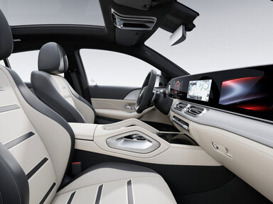 Das Interieur in macchiatobeige/schwarz im Mercedes-AMG GLE Coupé