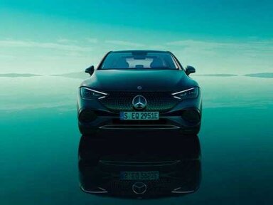 Beschleunigung der Mercedes-Benz EQE Limousine