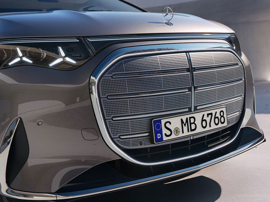 Front mit Kühlergrill des VLE
