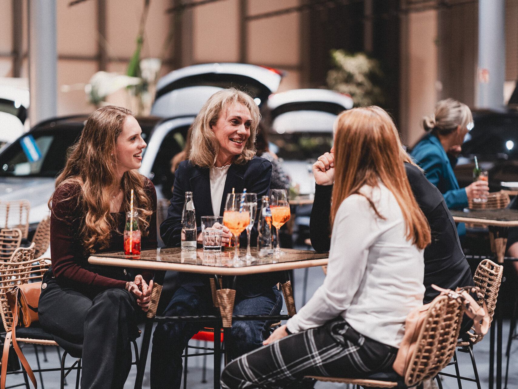 Mercedes-Benz Ladies Lounge zum Frauentag bei STERNAUTO in Magdeburg