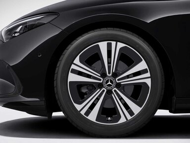 Die 19" Aerodynamik-Leichtmetallräder im 5-Speichen-Design des Mercedes-Benz CLA Shooting Brake 2026