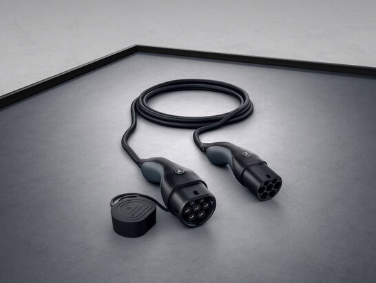 Das Ladekabel bis 11 kW für Wallbox und öffentliche Ladestation, 5m, glatt für das Mercedes-AMG GT 4-Türer Coupé