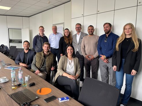 Gruppenfoto Schulungsgruppe mit Trainerin