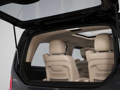Die separat zu öffnende Heckscheibe der Mercedes-Benz V-Klasse 2026