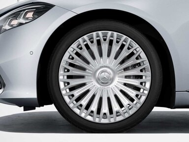 20" Maybach Schmiederäder im Vielspeichen-Design mit stehendem Stern keramisch hochglanzpoliert, 50,8 cm