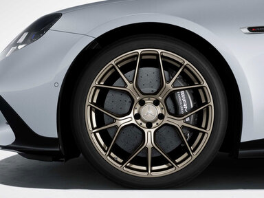 21" AMG Schmiederäder im Kreuzspeichen-Design in Techgold matt lackiert, 53,3 cm