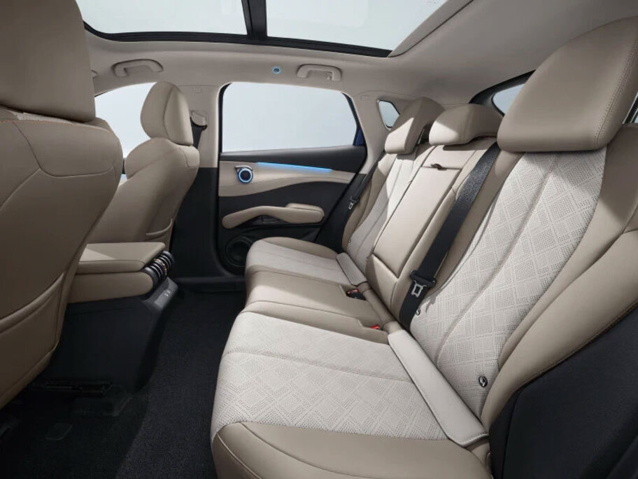 Großzügiger Platz im Fond des BYD ATTO 3 EVO