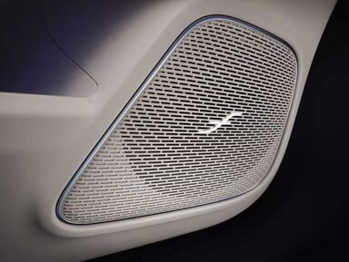 Burmester® Surround-Soundsystem mit Dolby Atmos® im Mercedes-Benz GLA