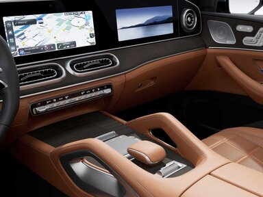 Die Zierelemente Holz Birke dunkelbraun offenporig im Mercedes-Benz GLE 2026