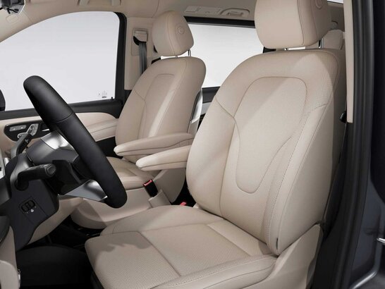 Das Interieur in seidenbeige in der Mercedes-Benz V-Klasse 2026