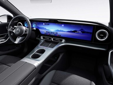 Der MBUX Hyperscreen in der Mercedes-Benz C-Klasse Elektro 2026