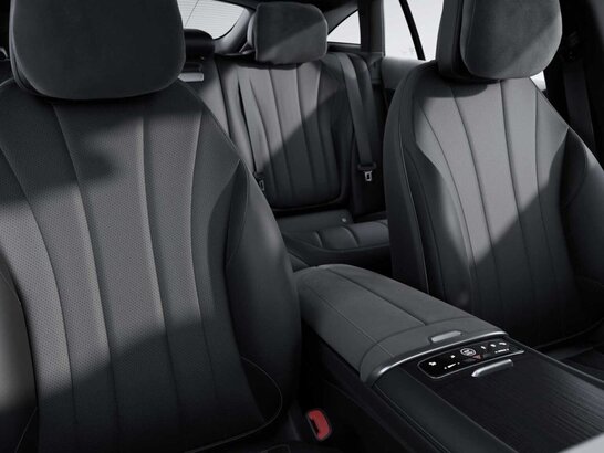 Die Komfortsitze des Mercedes-Benz EQS 2026