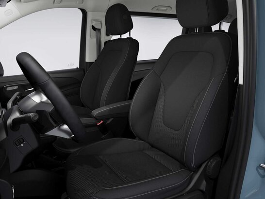 Die Polsterung in Stoff Santos schwarz in der Mercedes-Benz V-Klasse 2026