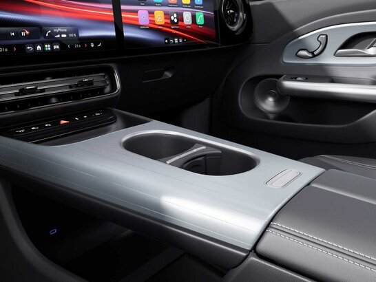 Die Zierelemente Aluminium gebürstet hell im Mercedes-Benz CLA Shooting Brake 2026