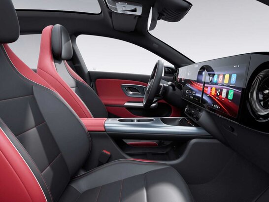 Die Ledernachbildung ARTICO Nappaoptik zweifarbig schwarz/powerrot im Mercedes-Benz CLA Shooting Brake 2026