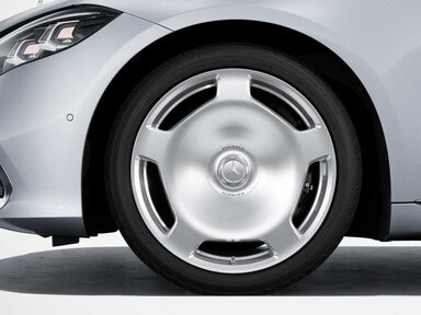 20" Maybach Schmiederäder im 5-Loch-Design mit stehendem Stern keramisch hochglanzpoliert inklusive vollintegrierter Radschraubenabdeckung, Mischbereifung, 50,8 cm