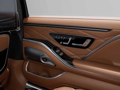 Die Fondsitze elektrisch einstellbar inklusive Memory-Funktion in der Mercedes-Maybach S-Klasse 2026
