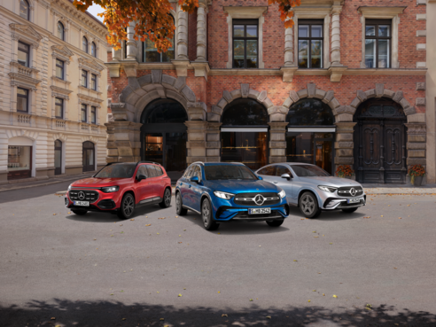 Mercedes-Benz GLC und GLB vor Gebäude
