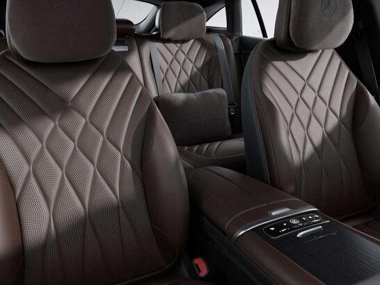 MANUFAKTUR Sonderpolster Leder Exklusiv Nappa tobaccobraun / schwarz im Mercedes-Benz EQS 2026