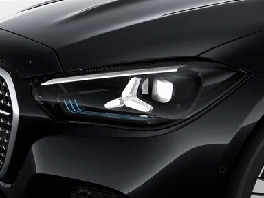 Die LED High Performance-Scheinwerfer der C-Klasse Limousine