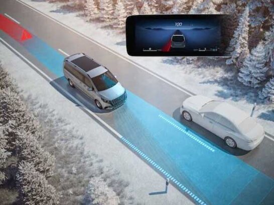 Der Aktive Spurhalte-Assistent der Mercedes-Benz V-Klasse 2026